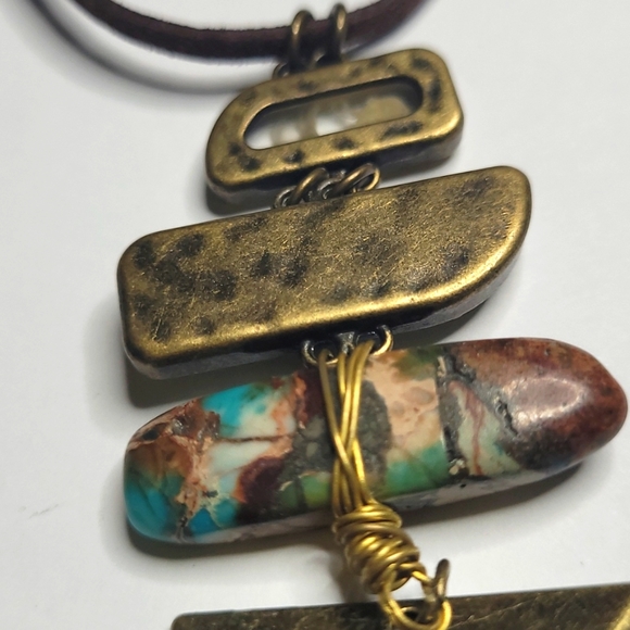 🪨HAND-CRAFTED NECKLACE - Picture 3 of 4